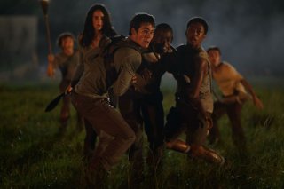 Maze Runner - Il labirinto: Dylan O'Brien con Kaya Scodelario e Aml Ameen in una delle prime foto ufficiali