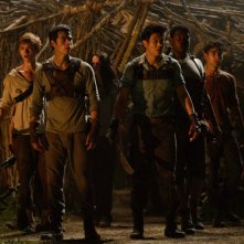 Maze Runner - Il labirinto: Dylan O'Brien con Kaya Scodelario, Thomas Brodie-Sangster e Aml Ameen in una delle prime foto ufficiali del film post apocalittico