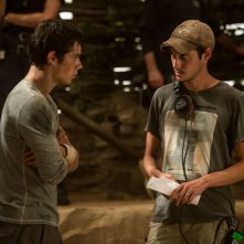 Dylan O'Brien con il regista Wes Ball sul set di Maze Runner - Il labirinto