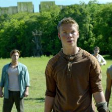 Maze Runner - Il labirinto: Will Poulter con Jacob Latimore in una scena del film