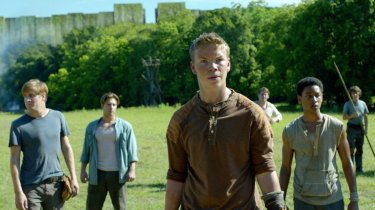 Maze Runner - Il labirinto: Will Poulter con Jacob Latimore in una scena del film