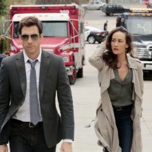 Stalker: Maggie Q e Dylan McDermott nel pilot della serie