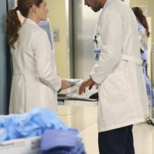 Grey's Anatomy: Sarah Drew e Jesse Williams nell'episodio I Must Have Lost It on the Wind'