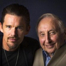 Seymour: An Introduction - Ethan Hawke, regista del documentario, insieme a Seymour Bernstein in una foto promozionale