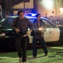Lo Sciacallo - Nightcrawler: Jake Gyllenhaal in una scena insieme a Riz Ahmed 