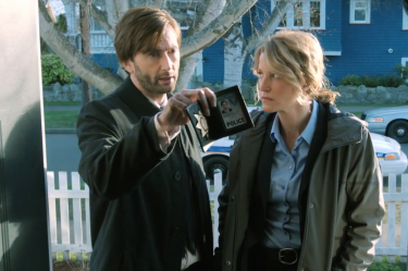 Gracepoint: una scena con Anna Gunn e David Tennant