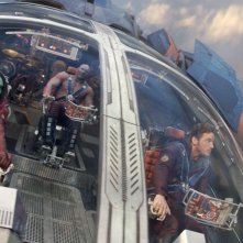 Guardiani della Galassia: Chris Pratt, Zoe Saldana e Dave Bautista nella loro astronave in una scena del film