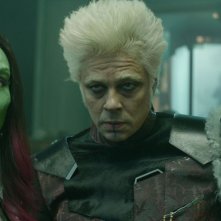 Guardiani della Galassia: Benicio Del Toro e Zoe Saldana in una scena