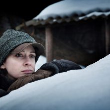 Kseniya Rappoport in una scena de La foresta di ghiaccio