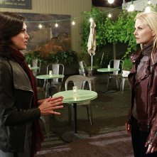 C'era una volta: Jennifer Morrison e Lana Parrilla nell'episodio A Tale of Two Sisters