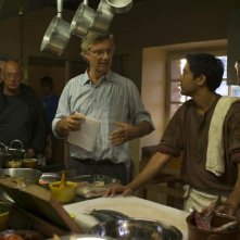Amore, Cucina e Curry: Manish Dayal sul set con Lasse Hallström e Om Puri