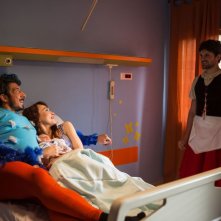 Tutto molto bello: Paolo Ruffini con Nina Senicar, Frank Matano e Chiara Francini in una scena del film