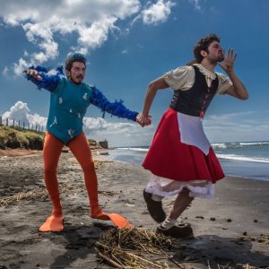 Tutto molto bello: Paolo Ruffini e Frank Matano in una buffa scena del film