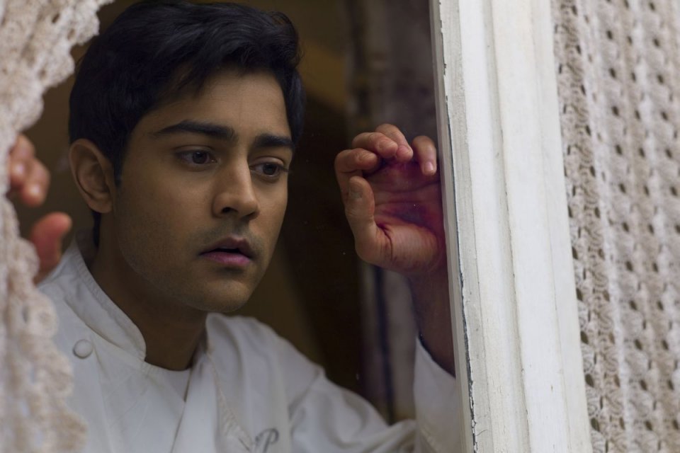 Amore, Cucina e Curry: Manish Dayal nei panni di un cuoco indiano in una scena