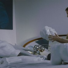 Medianeras - Innamorarsi a Buenos Aires: Pilar López de Ayala sorride ad un manichino di plastica in una scena