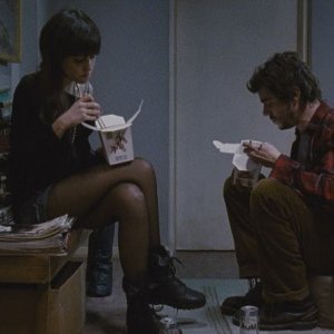 Medianeras - Innamorarsi a Buenos Aires: Inés Efron con Javier Drolas in una scena del film