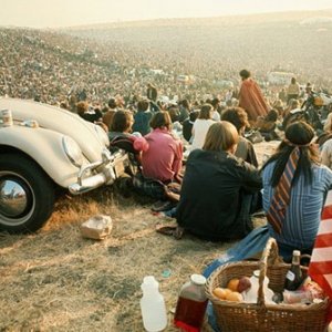 Una scena di Woodstock tre giorni di pace e musica
