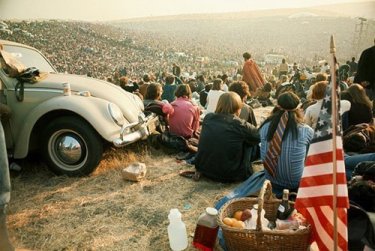 Una scena di Woodstock tre giorni di pace e musica