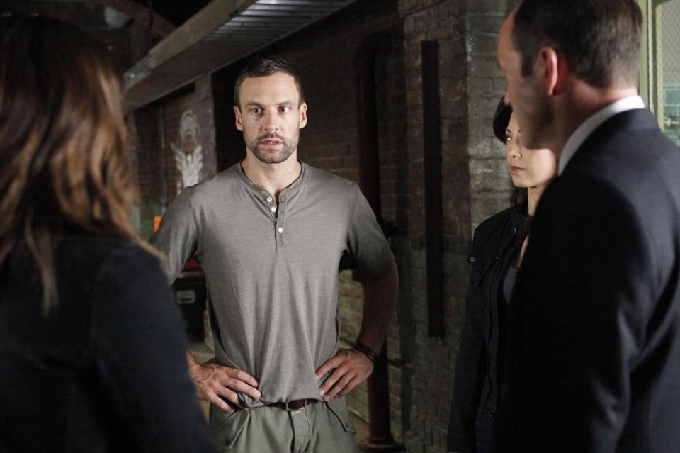 Agents of S.H.I.E.L.D.: Nick Blood nell'episodio Heavy Is the Head