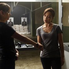 Agents of S.H.I.E.L.D.: Ming-Na Wen e Chloe Bennet nell'episodio Making Friends and Influencing People