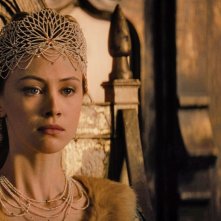 Dracula Untold: Sarah Gadon nel ruolo di Mirena in una scena del film