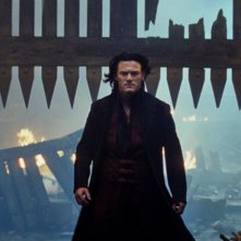 Dracula Untold: Luke Evans nel ruolo del Conte Vlad in una scena