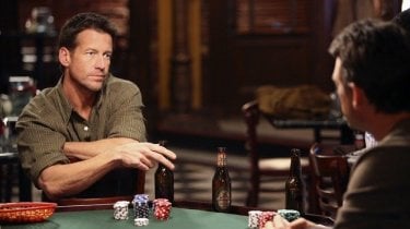 Desperate Housewives: James Denton in una scena dell'episodio Sorprese