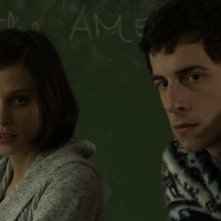 Lo studente: Esteban Lamothe con Romina Paula in una scena