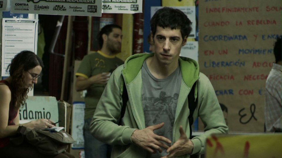 Esteban Lamothe in una scena del film argentino Lo studente