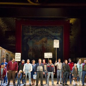 Billy Elliot - Il Musical: una scena dello spettacolo teatrale che sbarca nei cinema