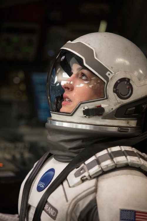 Anne Hathaway nei panni di Brand in una scena di Interstellar