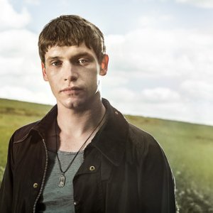 Glue: Billy Howle in una foto promozionale