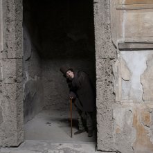Il giovane favoloso: Elio Germano nel ruolo di Giacomo Leopardi in una suggestiva scena del film