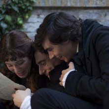 Il giovane favoloso: Elio Germano insieme a Isabella Ragonese ed Edoardo Natoli in una scena del film