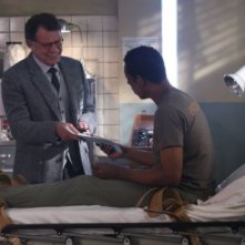 Sleepy Hollow: John Noble e Orlando Jones in una scena di Root of All Evil
