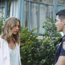 Revenge: Emily VanCamp e Brian Hallisay in una scena di Disclosure