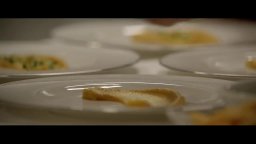 Clip 'Una cena con lo staff' - La moglie del cuoco