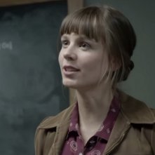 Manhattan: Rachel Brosnahan in una scena dell'episodio Tangier