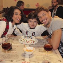 Mio papà: Giorgio Pasotti con Donatella Finocchiaro e Niccolò Calvagna in un'allegra scena del film