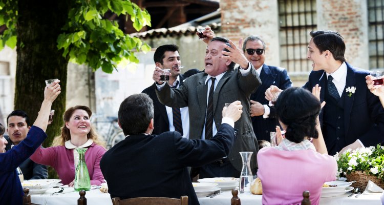 La strada dritta una scena della fiction Rai 386705 Movieplayer.it