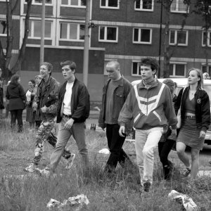 We are young. We are strong.: una scena di gruppo tratta dal film