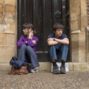 X + Y: Asa Butterfield insieme a Sally Hawkins in una scena