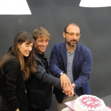 Roma 2014: Giorgio Pasotti taglia la torta all'inaugurazione di Alice nella città