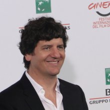 Soap Opera: un sorridente Fabio De Luigi al photocall di Roma 2014