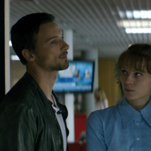 The Lies of The Victors: Florian David Fitz insieme a Lilith Stangenberg in una scena del film