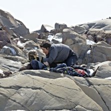 Il mio amico Nanuk: Dakota Goyo viene salvato da Goran Visnjic in una scena