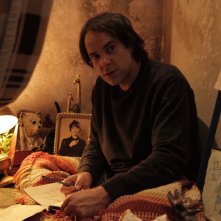 When I Was Alive: Marat Descartes in una scena del film