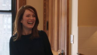 Still Alice: Julianne Moore sorridente in una scena del film