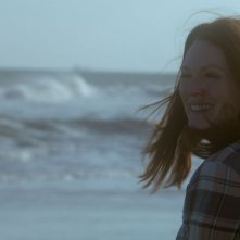 Still Alice: Julianne Moore solare e sorridente in una scena del film