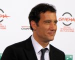 Il fascino della working class: Clive Owen incontra il pubblico a Roma